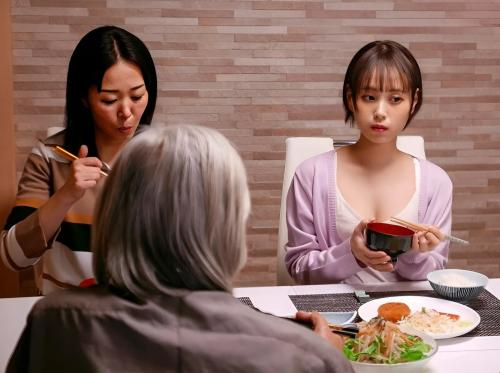 Ngày nào cũng bị địt vì mẹ tái hôn